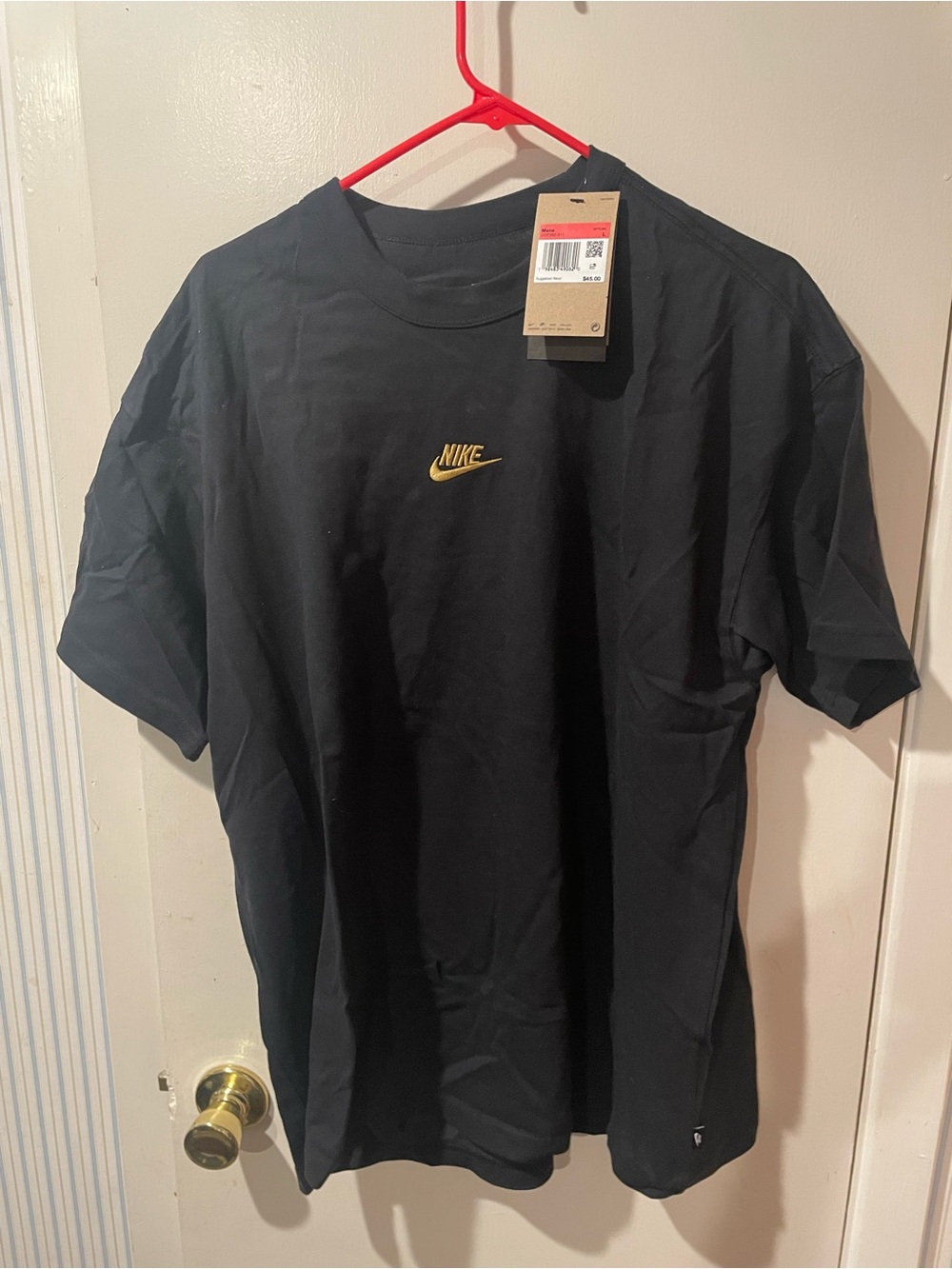 Nike Sportswear Premium Essentials T-Shirt Size Large